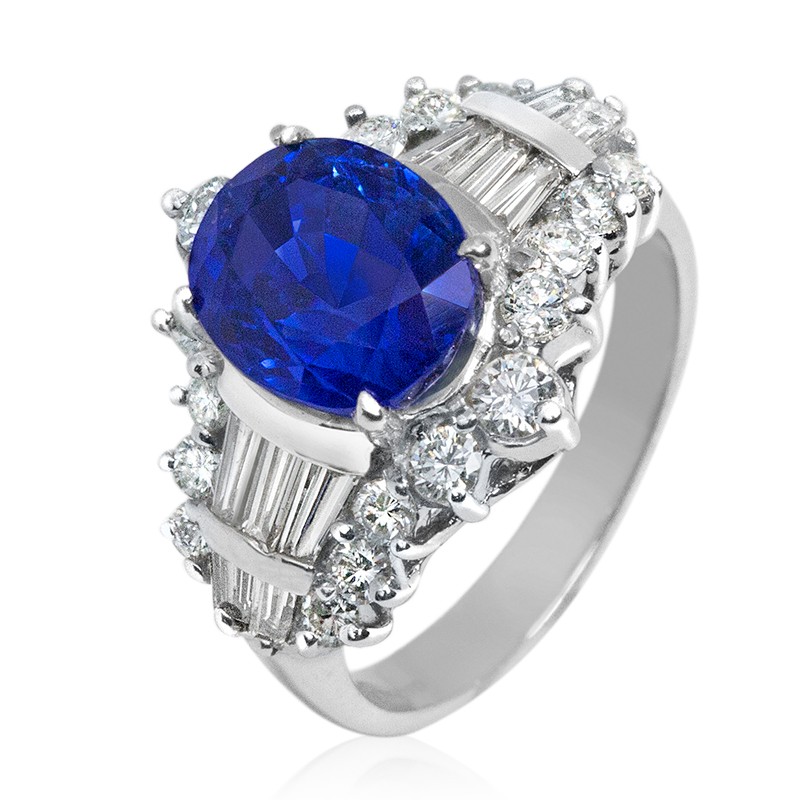Oval Sapphire Diamond Ring