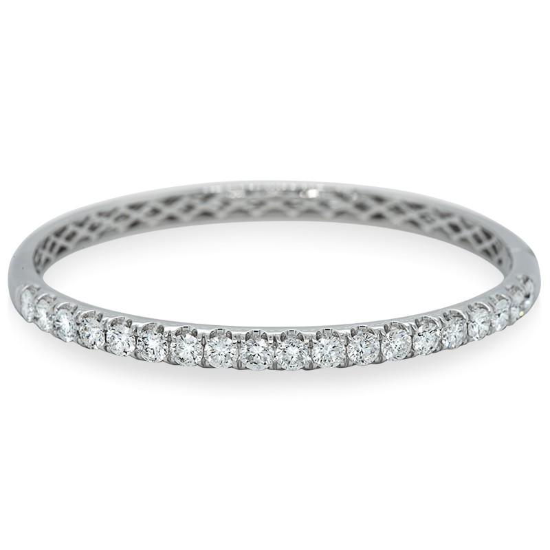 18k White Gold Diamond Bangle