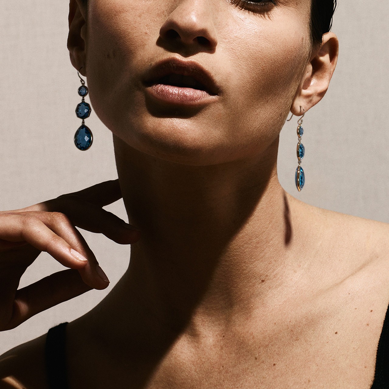 Small Crazy 8's Earrings in 18K Gold