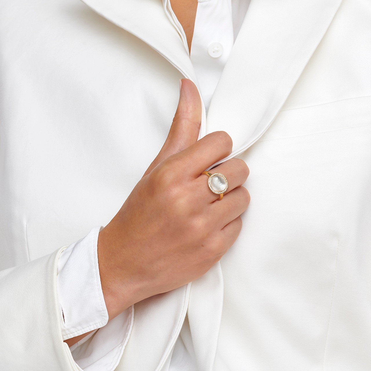 Small Ring in 18K Gold with Diamonds