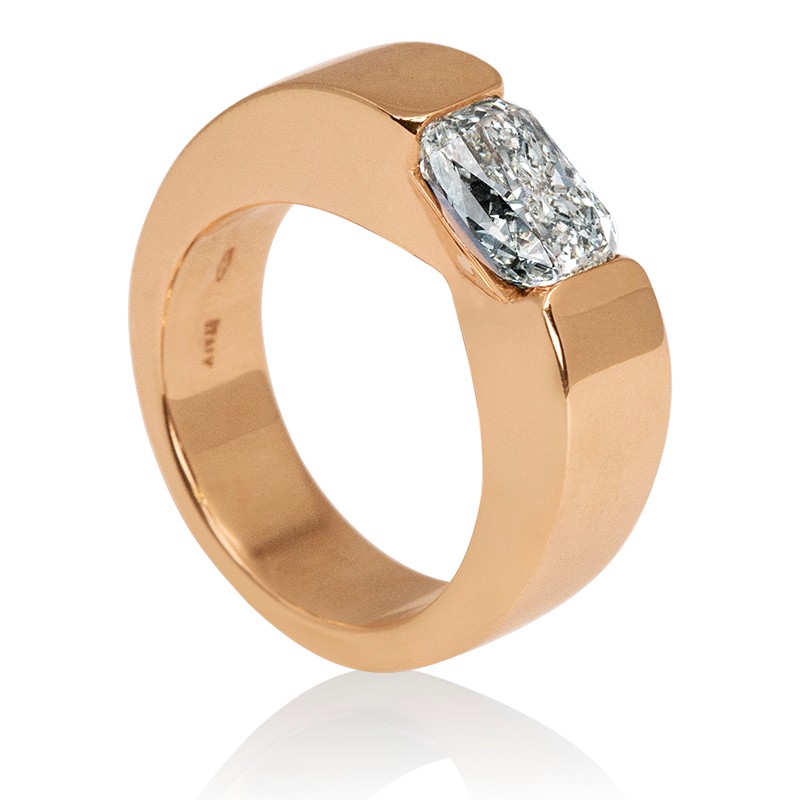 18k Rose Gold High Shoulder Ring with a East West Diamond