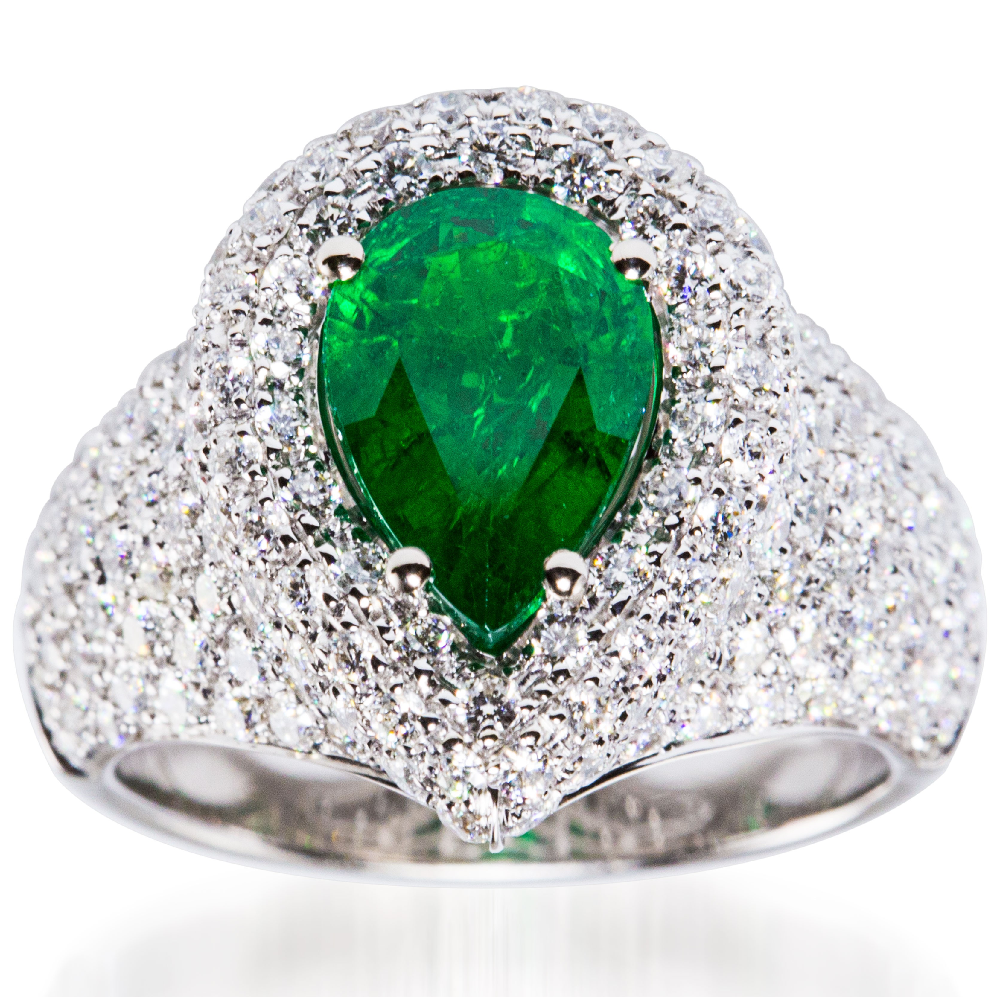 18k White Gold Pear Shaped Emerald Ring