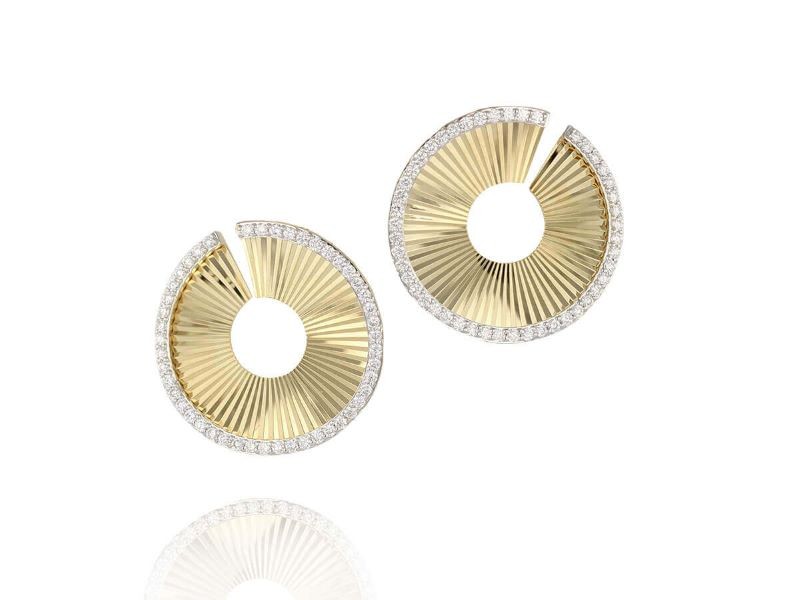 14k Yellow Gold Large Aura Front Facing Stud Earrings
